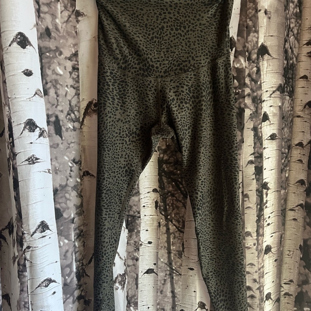 Beyond the Bump maternity leopard leggings - medium